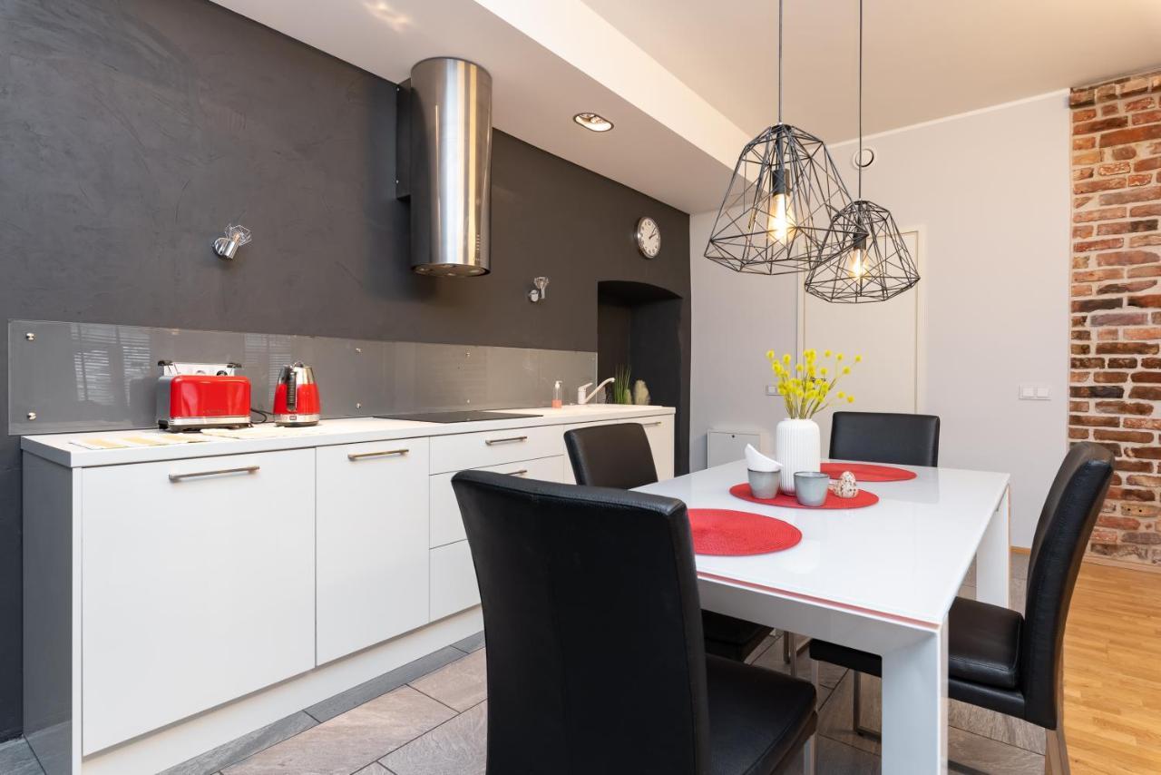 Stylish Apartment With Parking In Telliskivi Reval Exterior foto