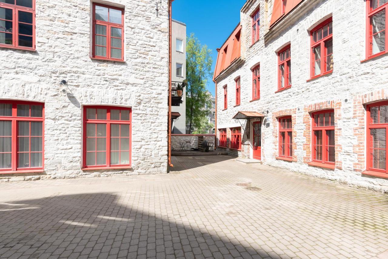 Stylish Apartment With Parking In Telliskivi Reval Exterior foto